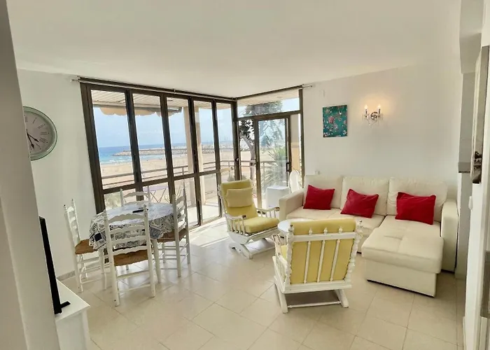 Apartamento Con Garaje En Primera Linea De Playa
