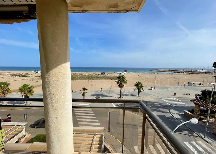 Apartamento Con Garaje En Primera Linea De Playa